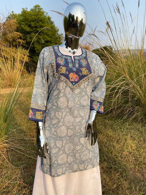 Vanya Kurta – Elegant & Comfortable Cotton Ethnic Wear for Women