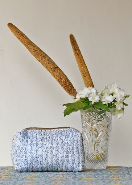 Dhonk Large Cosmetic Bag – Spacious Travel & Makeup Organizer