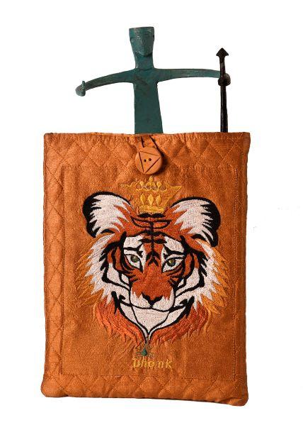 Quilted Tablet & iPad Cover – Stylish Protective Sleeve